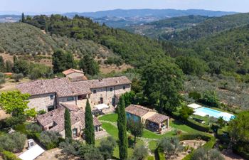 Tuscan Golden Hills Holiday Home