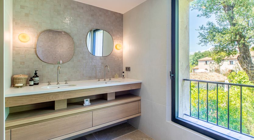 Photo of Vivid Stone