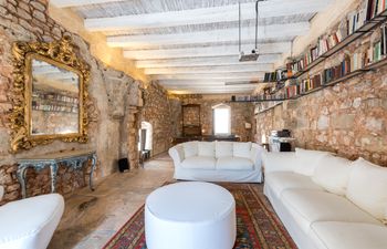 Stone Bath Retreat Holiday Home