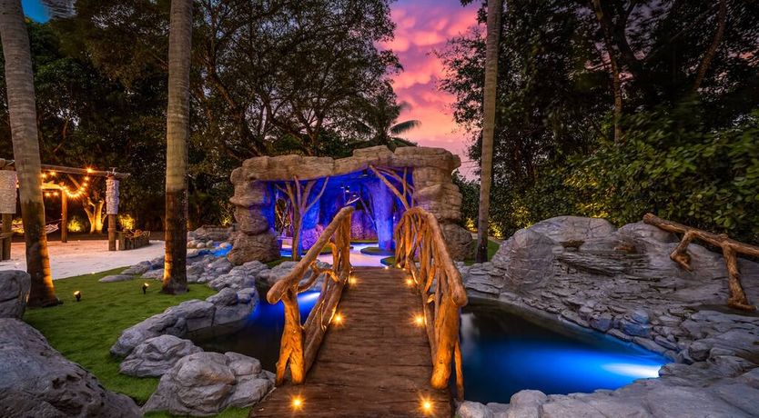 Photo of Paradise Grotto