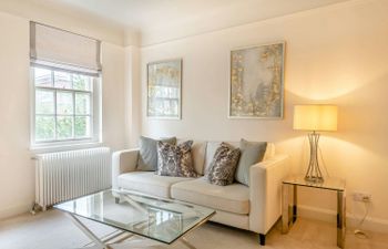 Brompton Cross Holiday Home