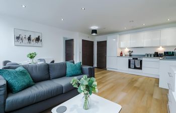 Magnificent Manor Holiday Home