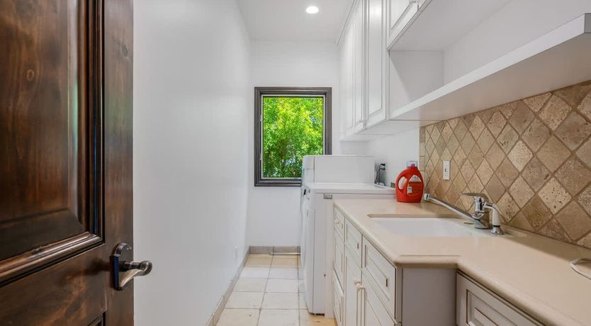 Photo of Encino Escape