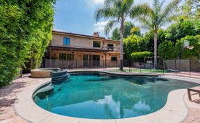 Photo of Encino Escape