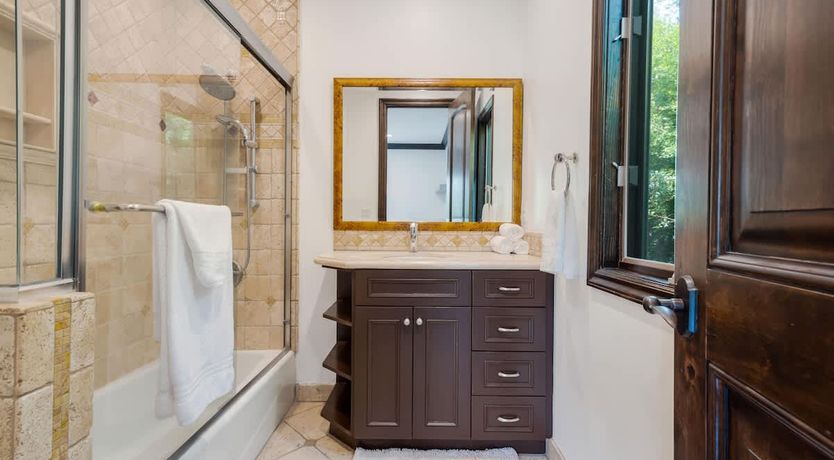 Photo of Encino Escape