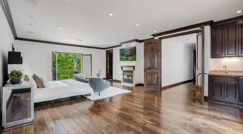 Photo of Encino Escape