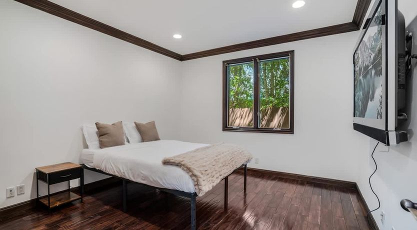 Photo of Encino Escape