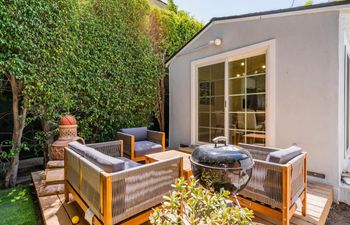 Sunset Vibe Holiday Home
