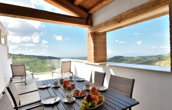 Golden Tuscany Holiday Home
