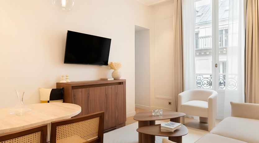 Photo of Parisian Majesty