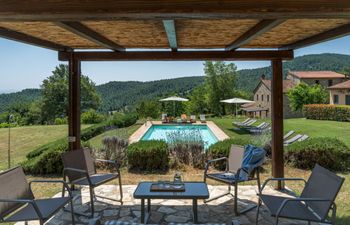 Romantic View Holiday Home