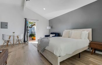Sunset Studio Holiday Home