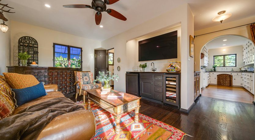 Photo of Golden Sunset Residence