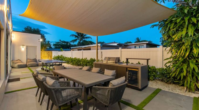 Photo of Court & Cabana