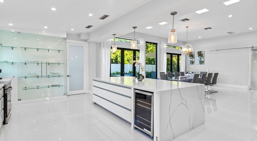 Photo of Court & Cabana