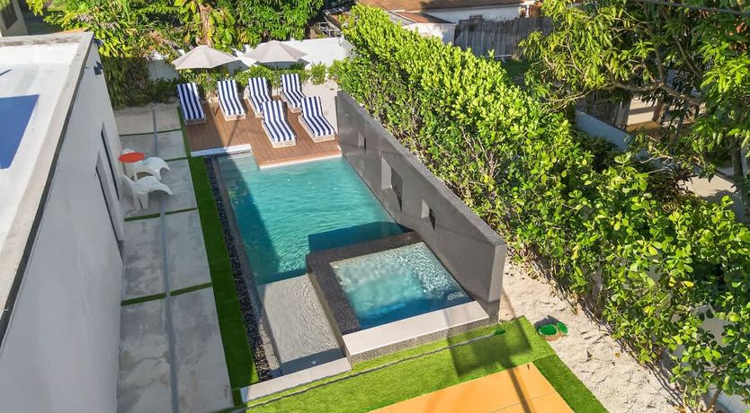 Photo of Court & Cabana