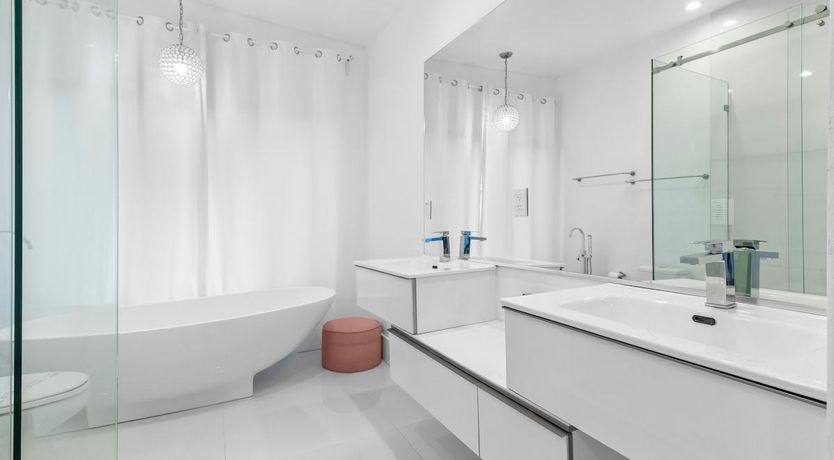 Photo of Court & Cabana