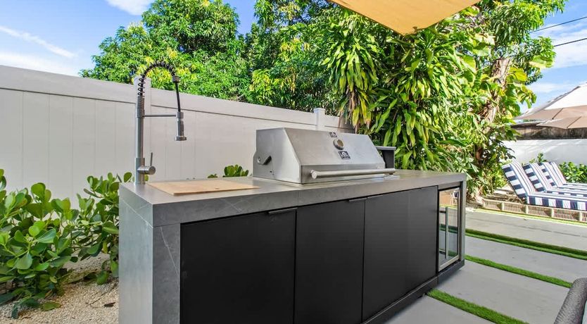 Photo of Court & Cabana