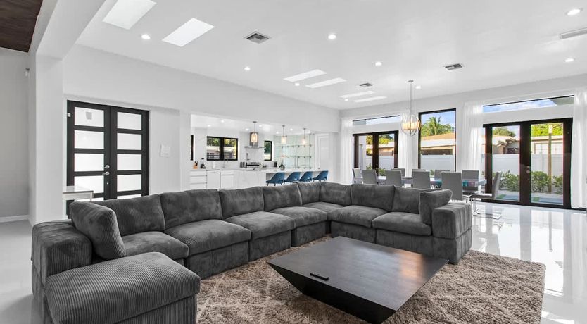 Photo of Court & Cabana