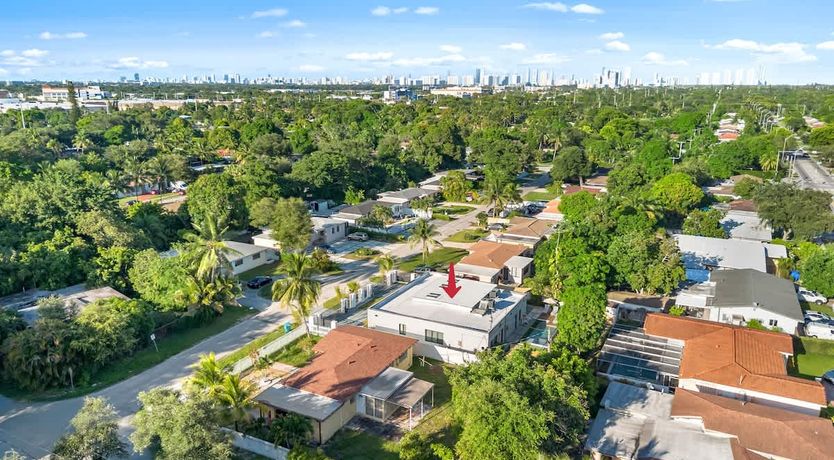 Photo of Court & Cabana