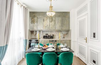 Madame De Pompadour Holiday Home