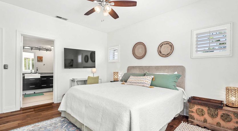 Photo of Oaks Escape