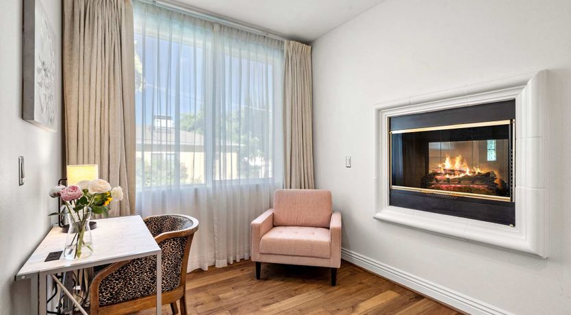 Photo of Oaks Escape