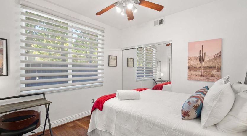 Photo of Oaks Escape