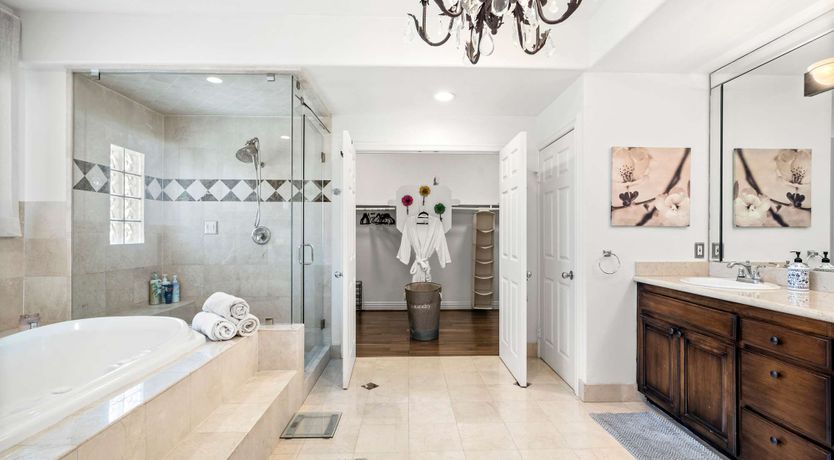 Photo of Oaks Escape