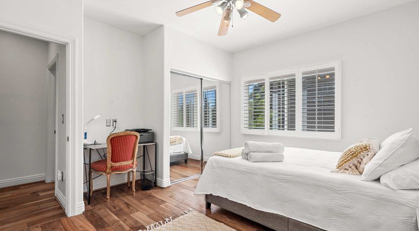 Photo of Oaks Escape