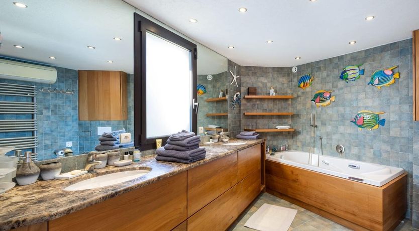 Photo of Golden Coastline Retreat