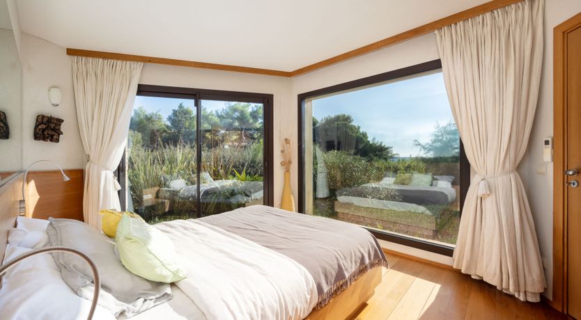 Photo of Golden Coastline Retreat