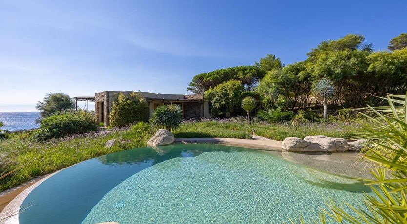 Photo of Golden Coastline Retreat