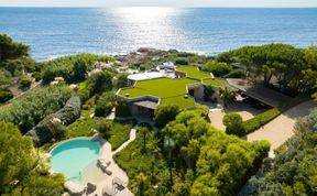 Photo of Golden Coastline Retreat