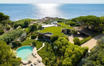 Golden Coastline Retreat Holiday Home
