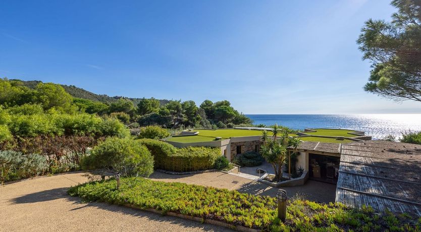 Photo of Golden Coastline Retreat