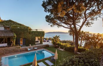 Endless Ocean View Holiday Home