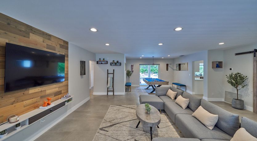 Photo of Coasta Palms