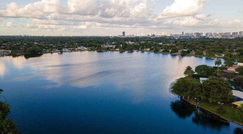Photo of Lake & Light