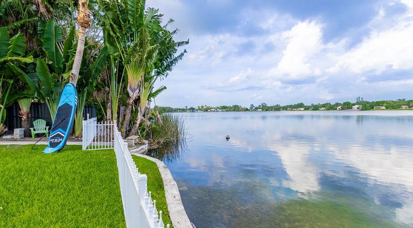 Photo of Lake & Light