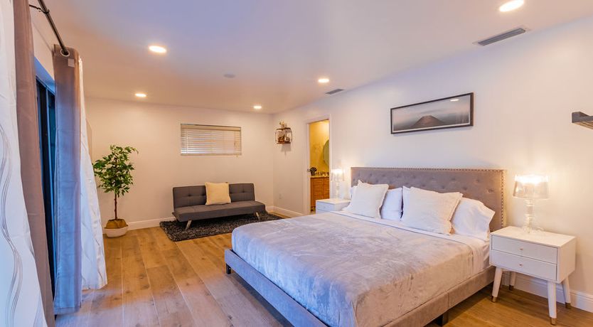 Photo of Lake & Light