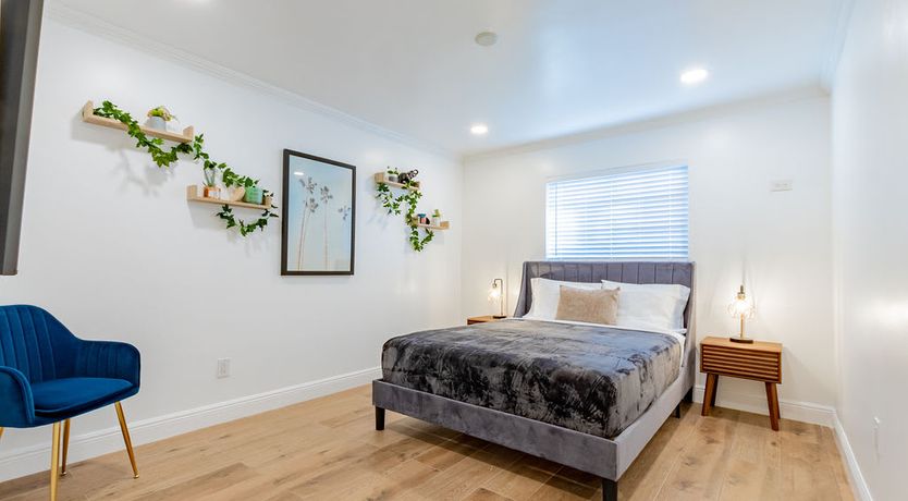 Photo of Lake & Light