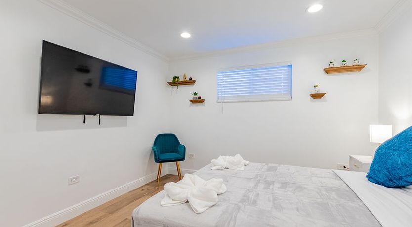 Photo of Lake & Light