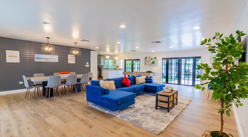 Photo of Lake & Light