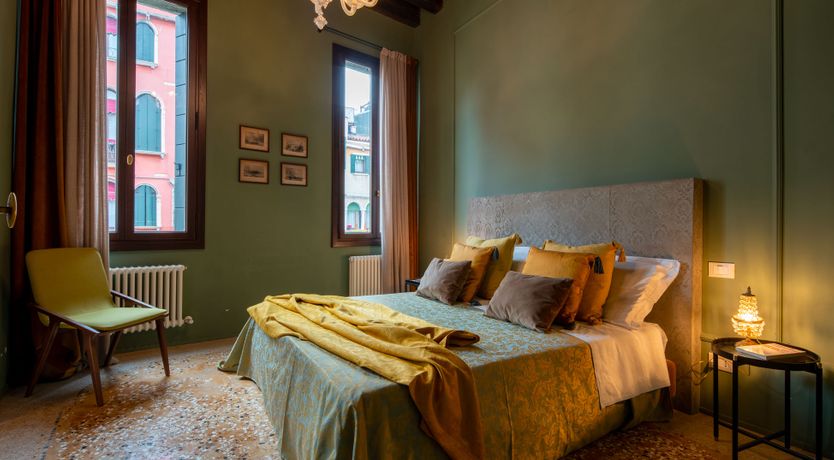 Photo of Canal Jewel