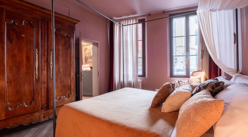 Photo of Canal Jewel