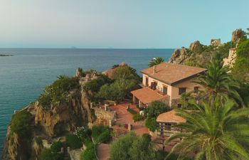 Secret Cove Oasis Holiday Home