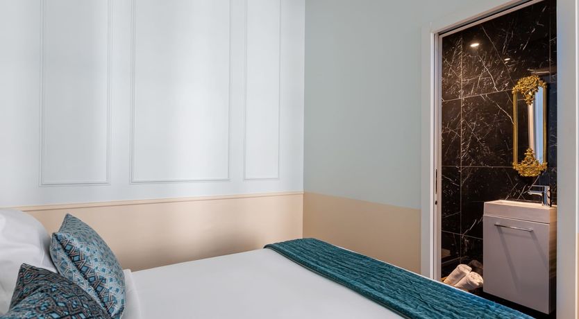 Photo of Napoleon's Neighbour