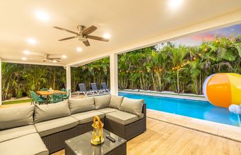 Coral Playa Holiday Home