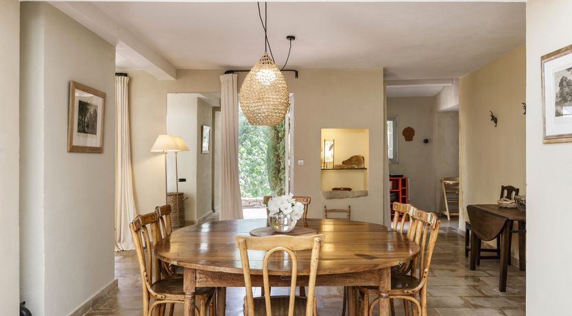 Photo of Rustic Jewel